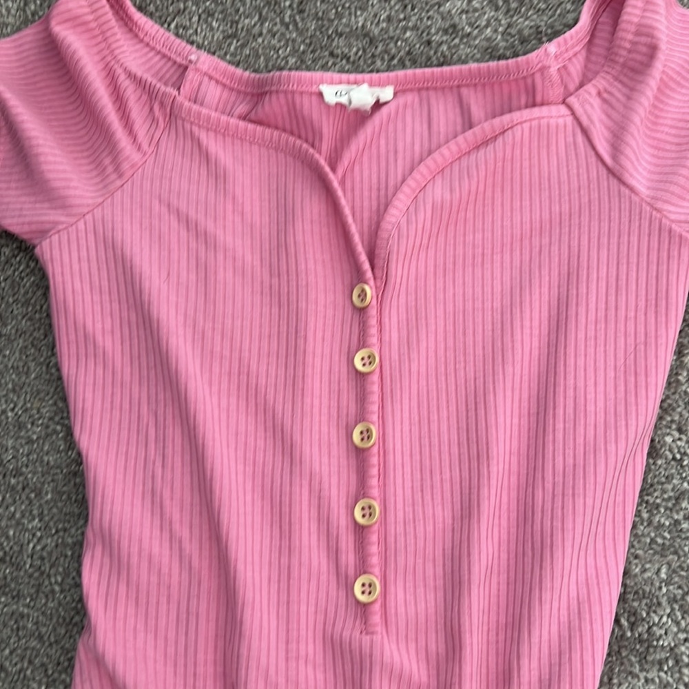 Pink Leo - Picture 2 of 5